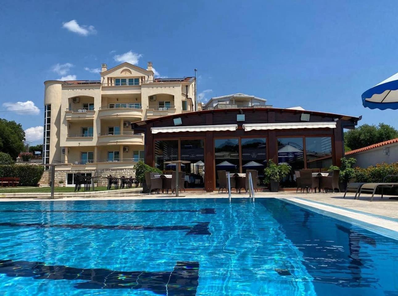 Apart Hotel Llolla Улцинь Экстерьер фото