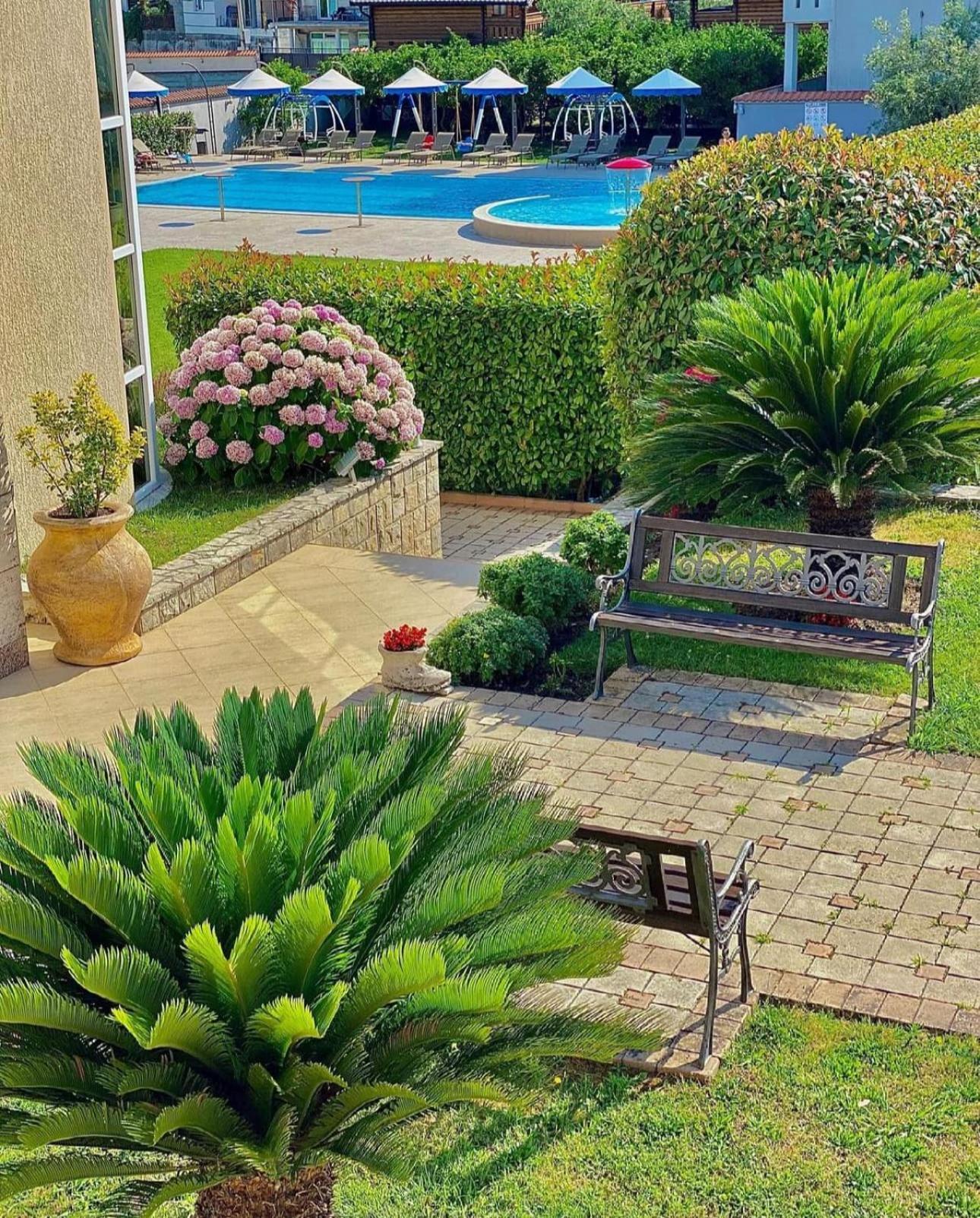Apart Hotel Llolla Улцинь Экстерьер фото